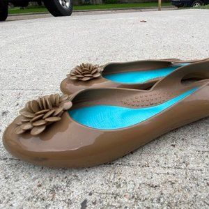 Flower Brown OKA b Sandals